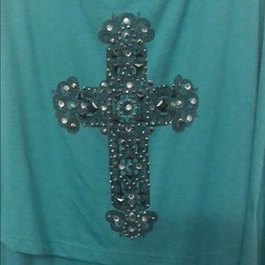 🌸 Cute tank top with cross!